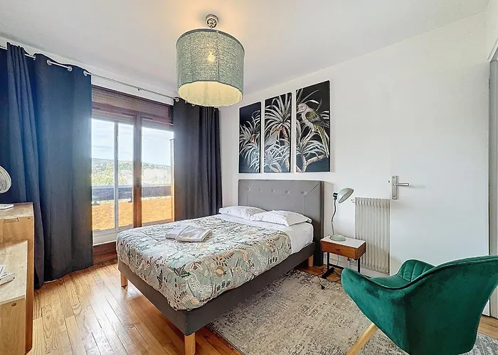 La Lassolas - T2 Avec Balcon Et Garage *